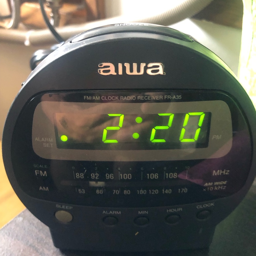 AiwaFR-A35  is Black AM/FM Radio Digital Alarm Clock Radio